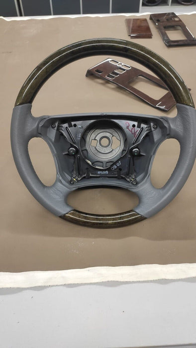 Mercedes W208 Holzlenkrad grüner Vogelaugenahorn OYSTER GREY